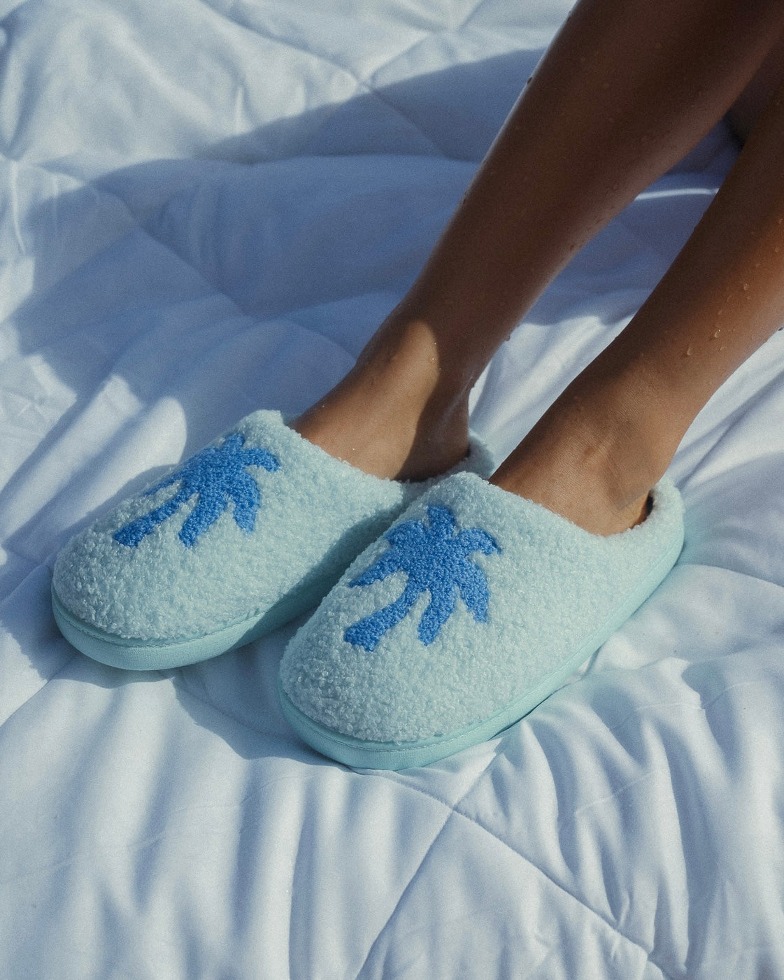 Pink Palm Puff Malibu Slippers in Seabreeze
