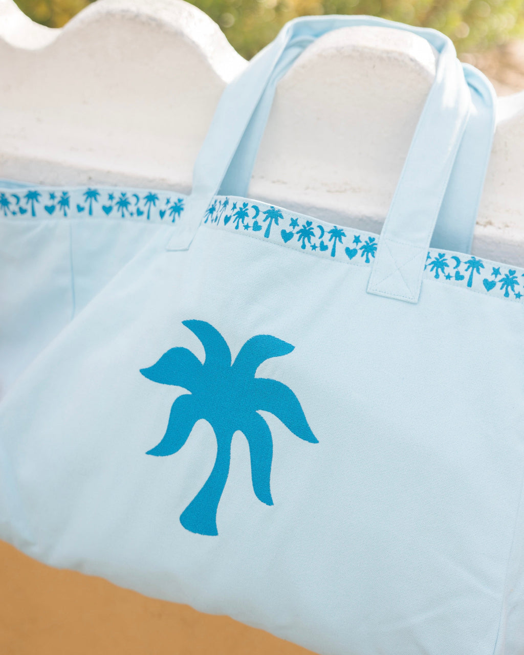 Pink Palm Puff Couture Carryall in Seabreeze (Reversible)